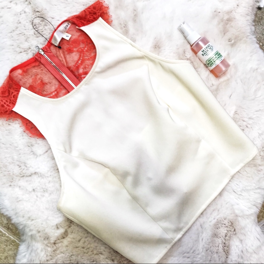 ❗️2/$10 Cropped White Top With Peach Lace Detail